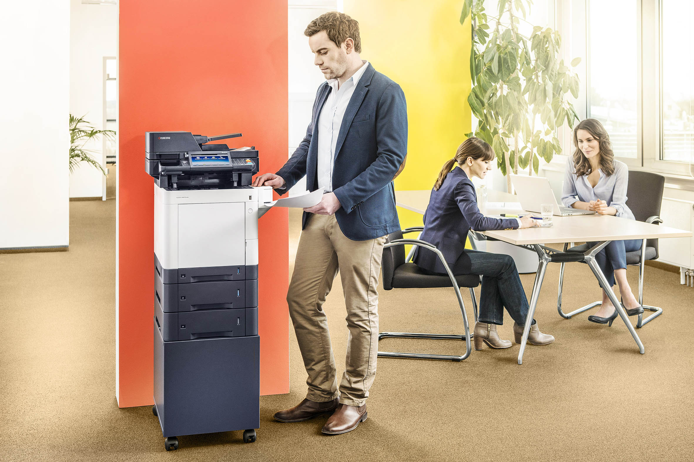 Какой принтер для офиса. Kyocera m6535. Kyocera m6535cidn. Принтер в офисе. Оргтехника для офиса.