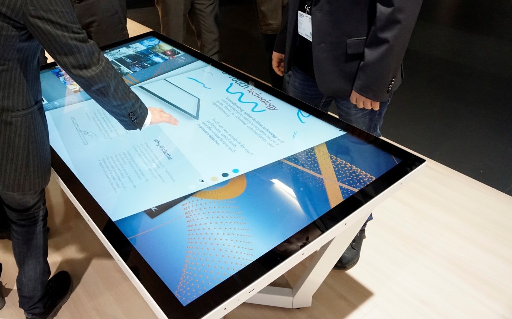 NEC_display_touch_table