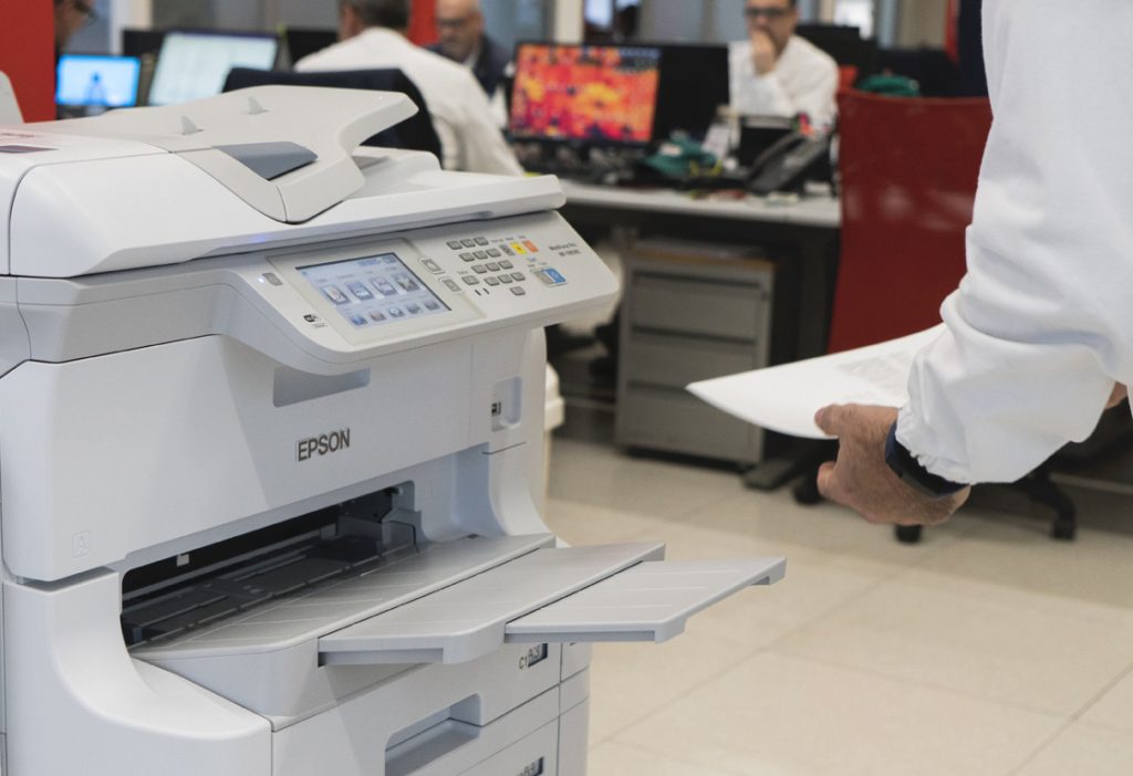 Epson: più ‘green’ con la stampa inkjet Multifunzione_Epson_WorkForceinambientedufficioH085300dpi10cm