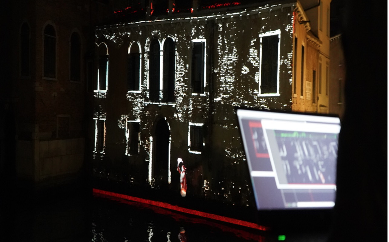 Migrant Child di Banksy a Venezia: anima Sharp