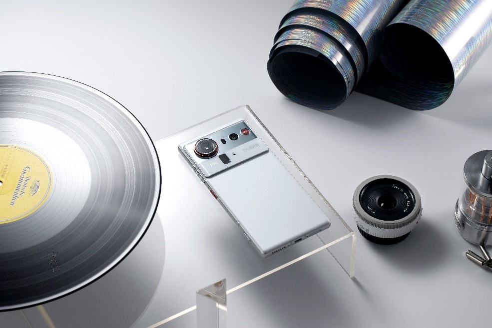 nubia Z80 Ultra è disponibile a livello globale nubia-Z80-Ultra