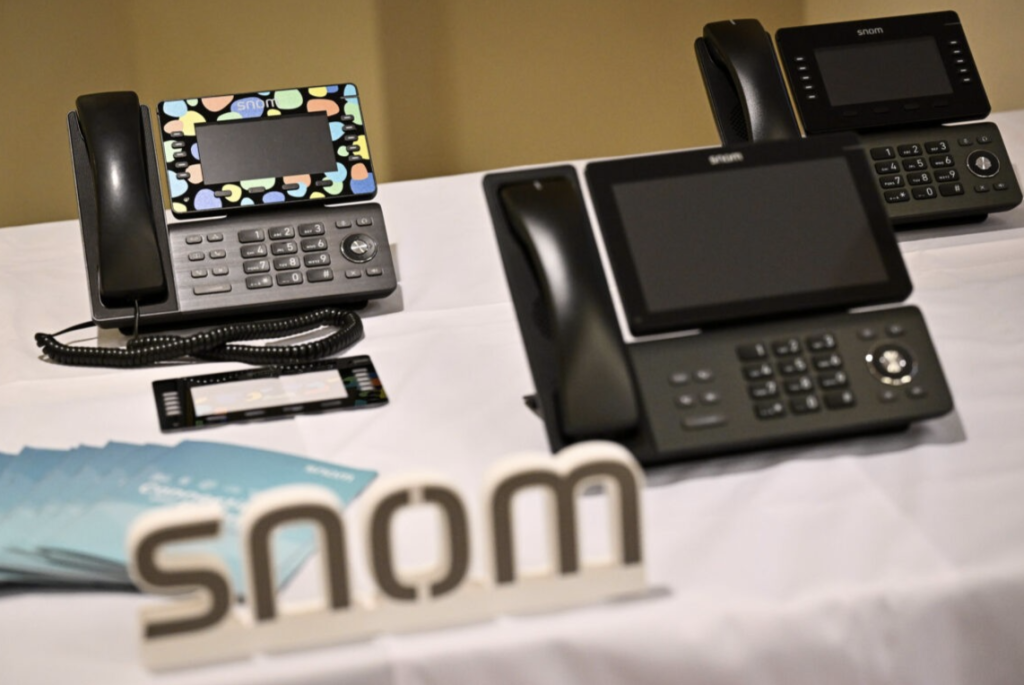 Snom-partner